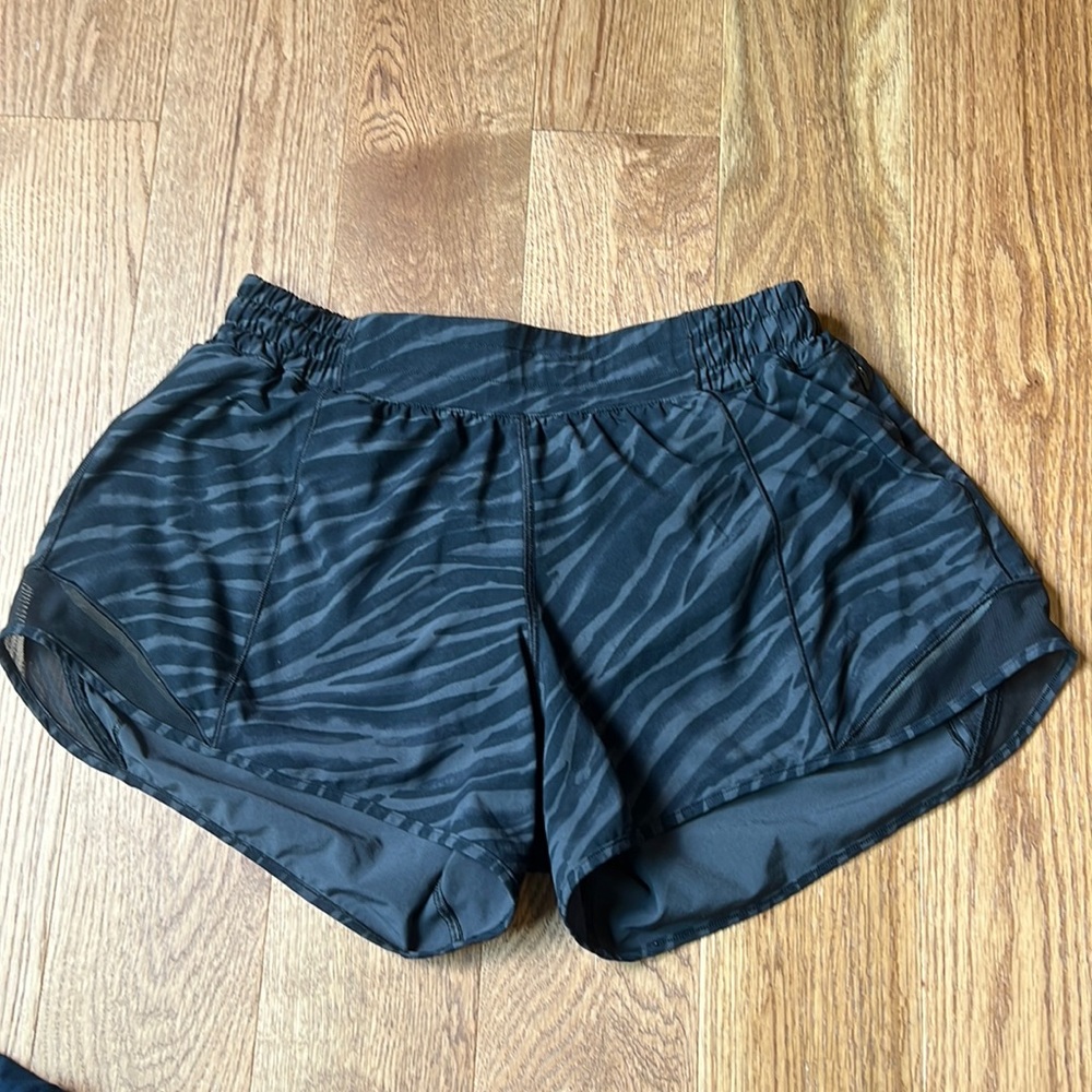 Lululemon Hotty Hot 4” Shorts